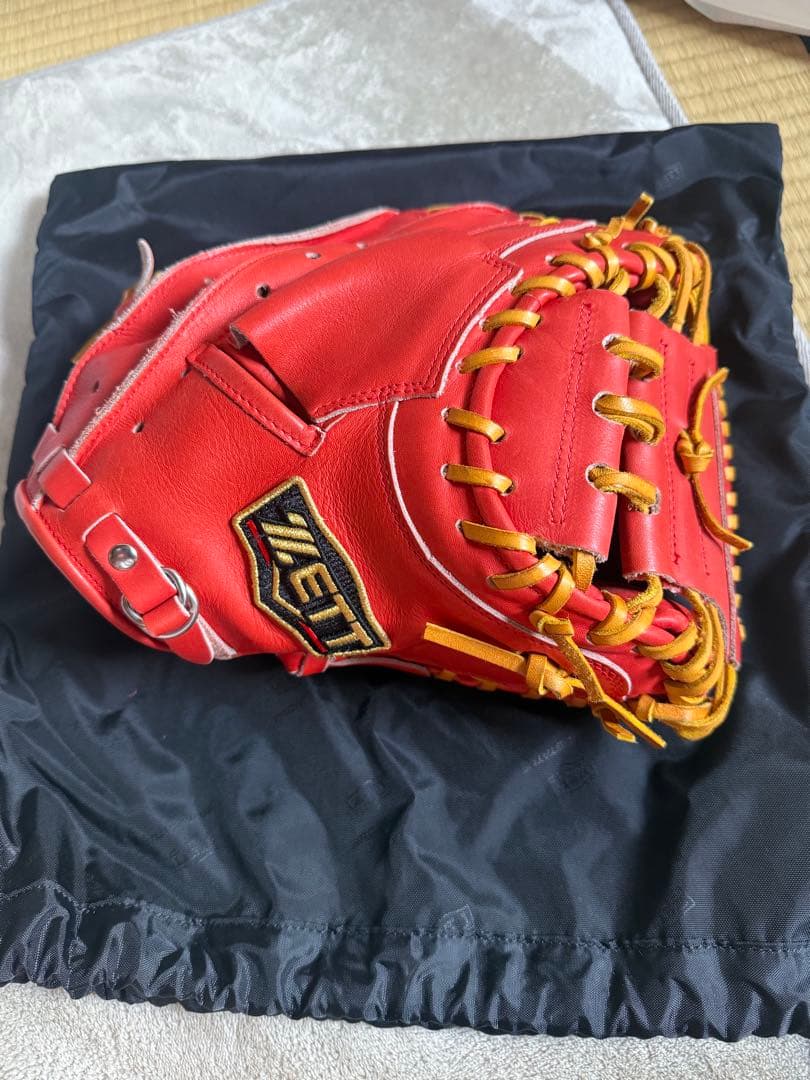赤いレザー野球グローブ 日本製