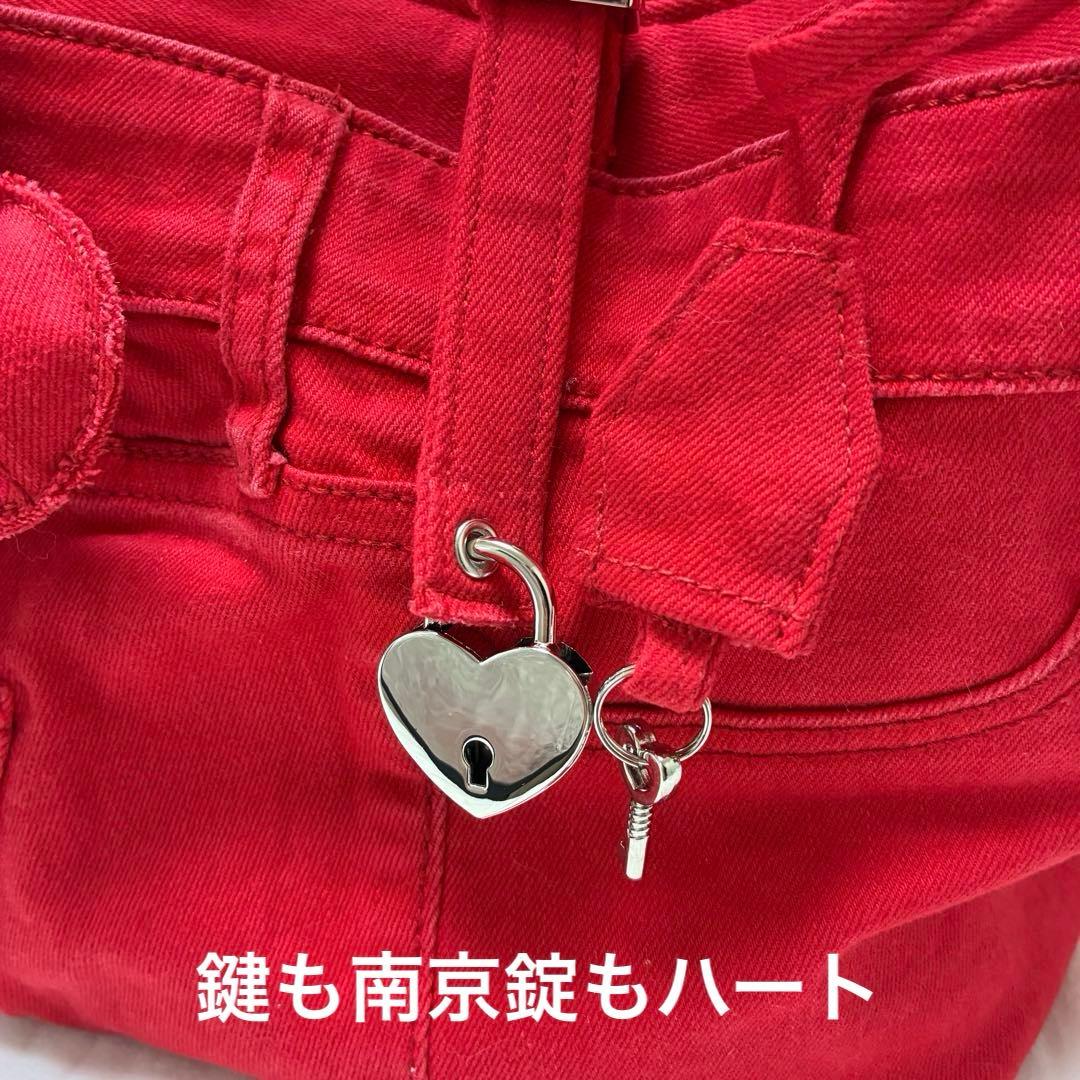デニムリメイク　ハートのキーロック付きキューブバック　朱赤　カラーデニム