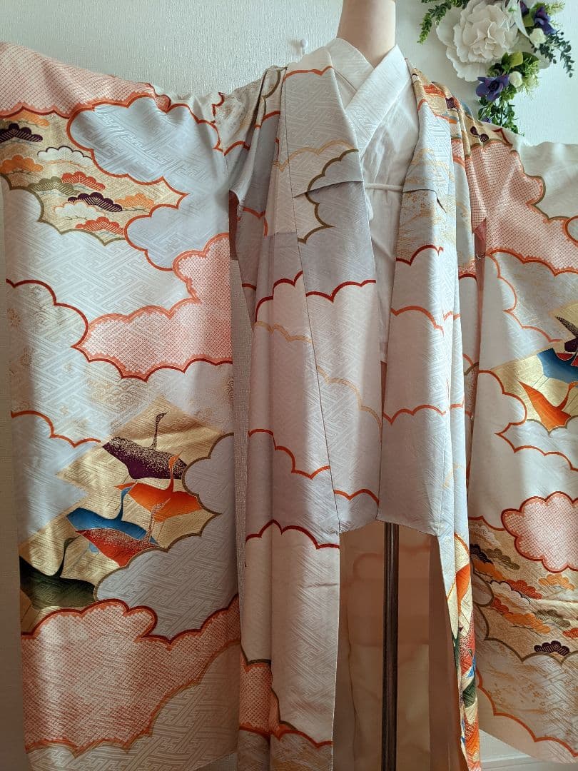 ✨特選お誂え お振袖【駒刺繍 雲取り飛鶴文 金彩　正絹】結婚式 卒業式 成人式