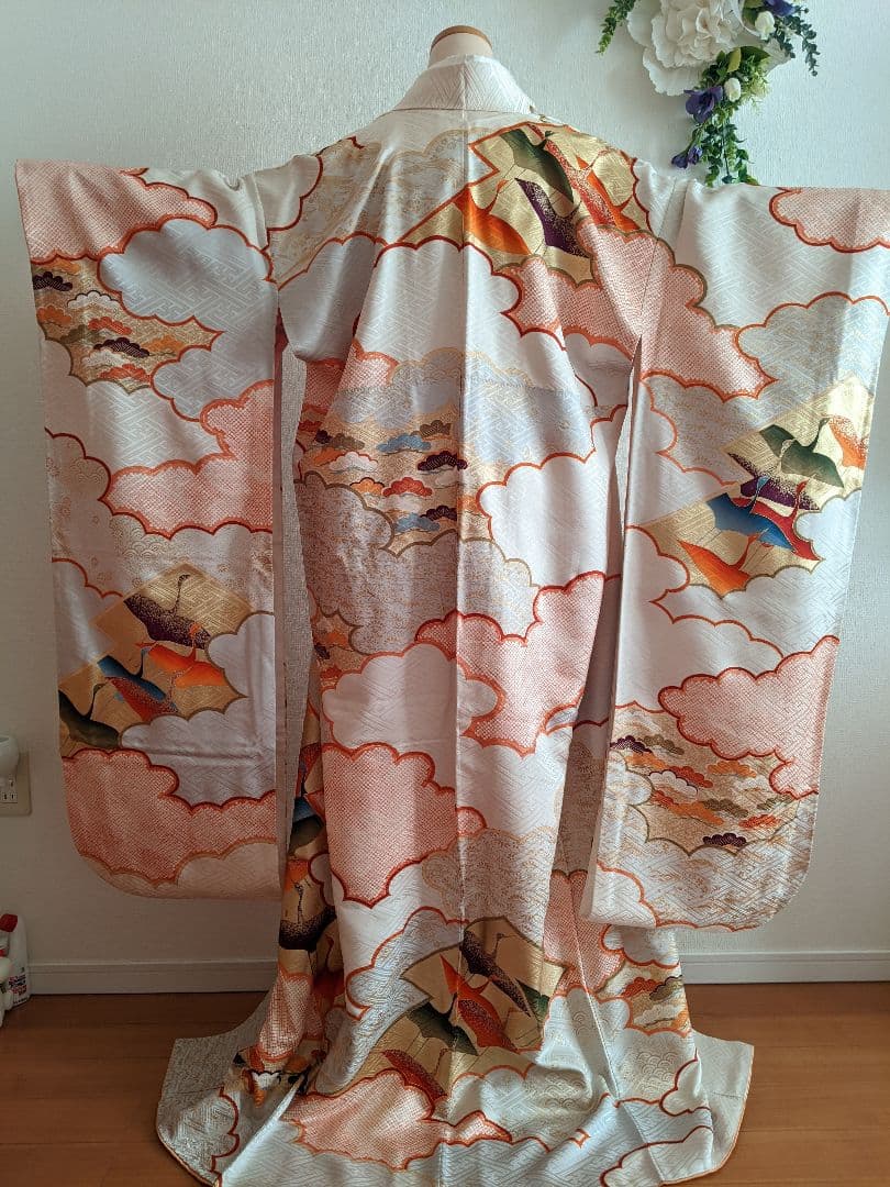 ✨特選お誂え お振袖【駒刺繍 雲取り飛鶴文 金彩　正絹】結婚式 卒業式 成人式