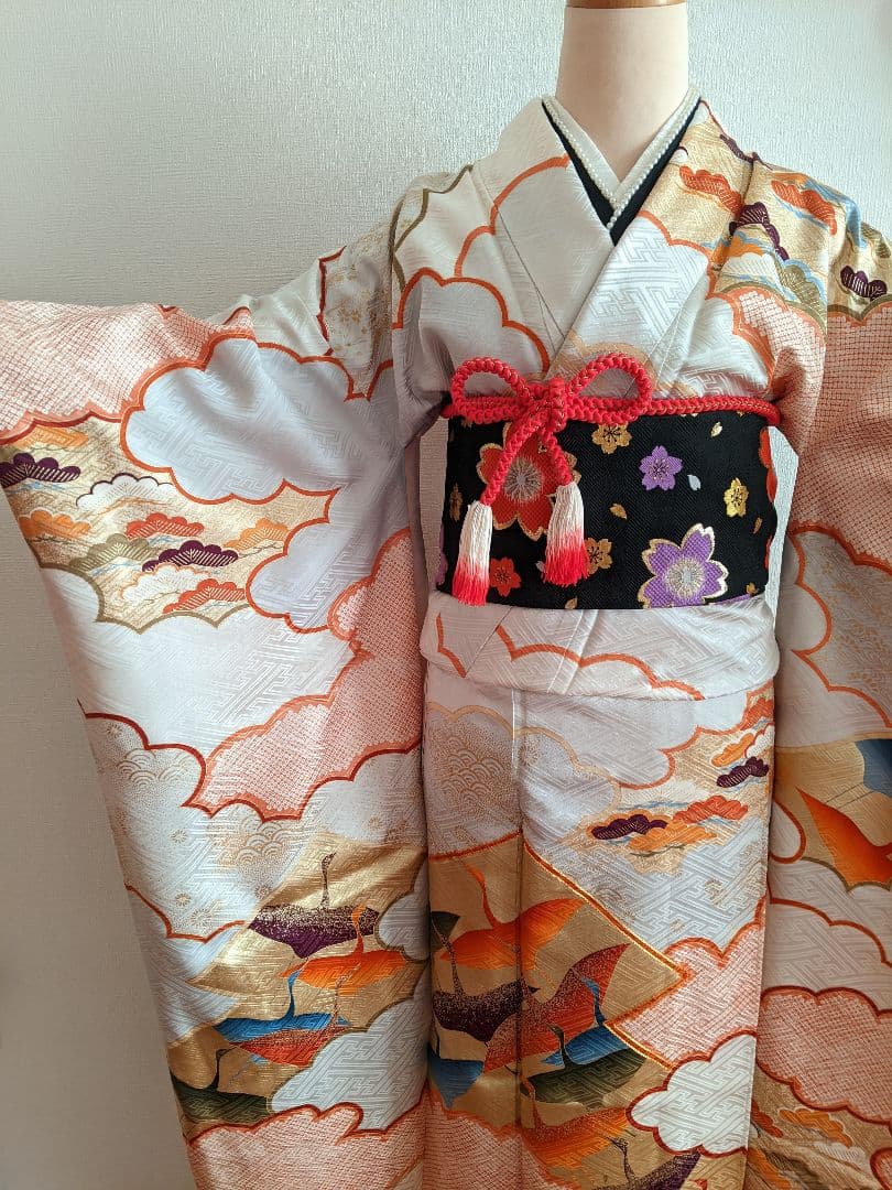 ✨特選お誂え お振袖【駒刺繍 雲取り飛鶴文 金彩　正絹】結婚式 卒業式 成人式