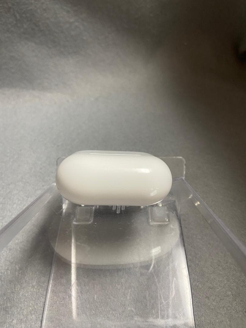 美品 AirPods 第4世代 ノイズキャンセリング搭載モデル MXP93J/A