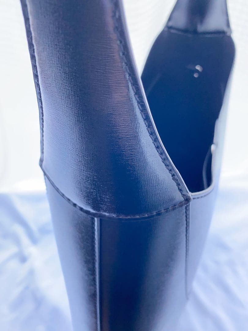 CHARLES & KEITH シグリッド ホーボーバッグ ノワールブラック黒