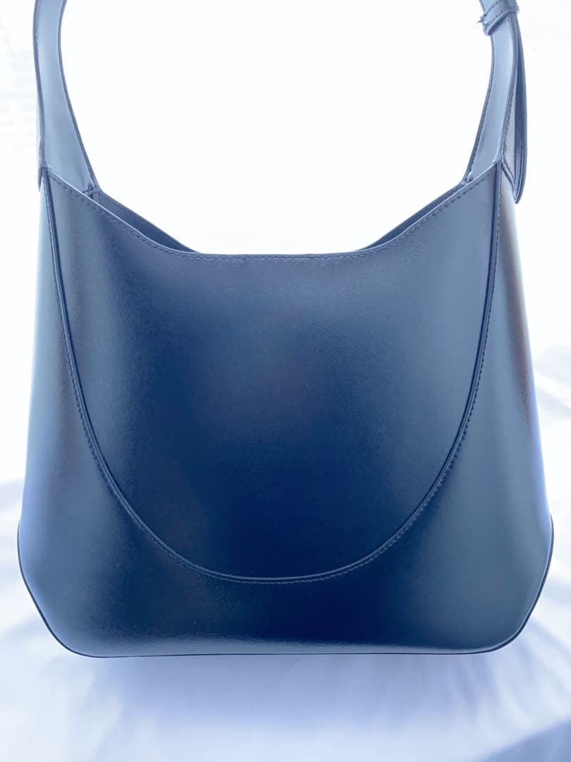 CHARLES & KEITH シグリッド ホーボーバッグ ノワールブラック黒