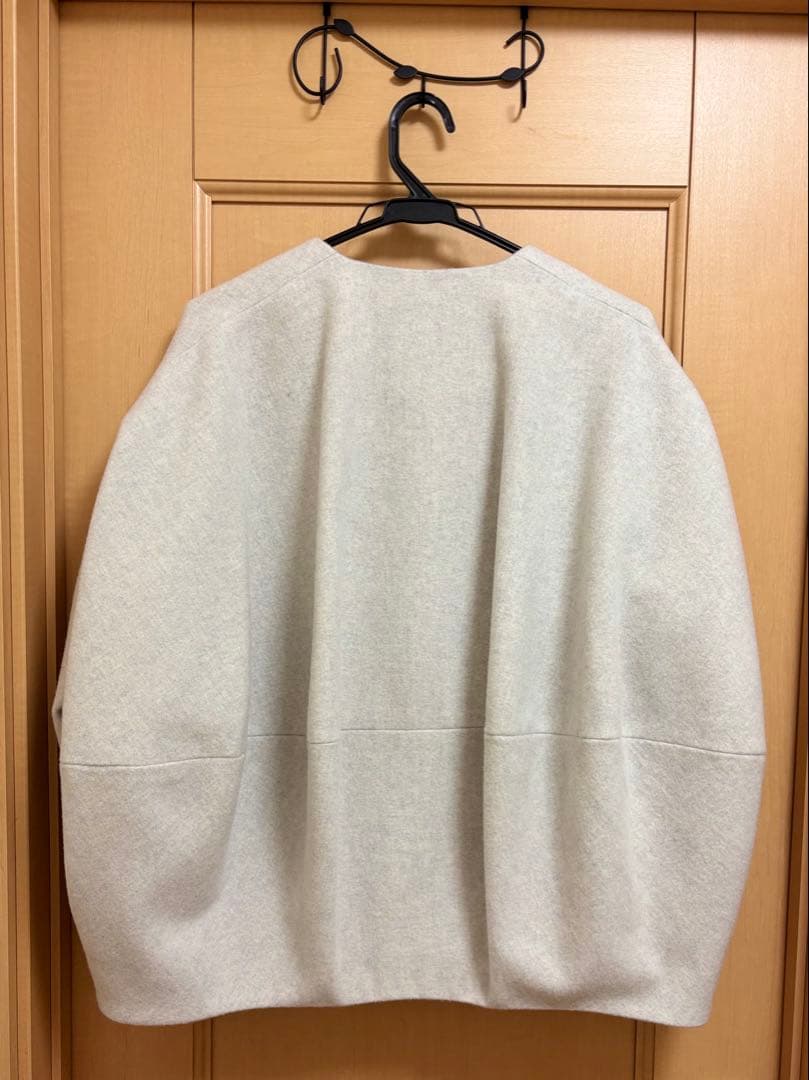 ビアズリー 後ろぷっくりウールショートコート　ライトグレー　0サイズ✤ 美品