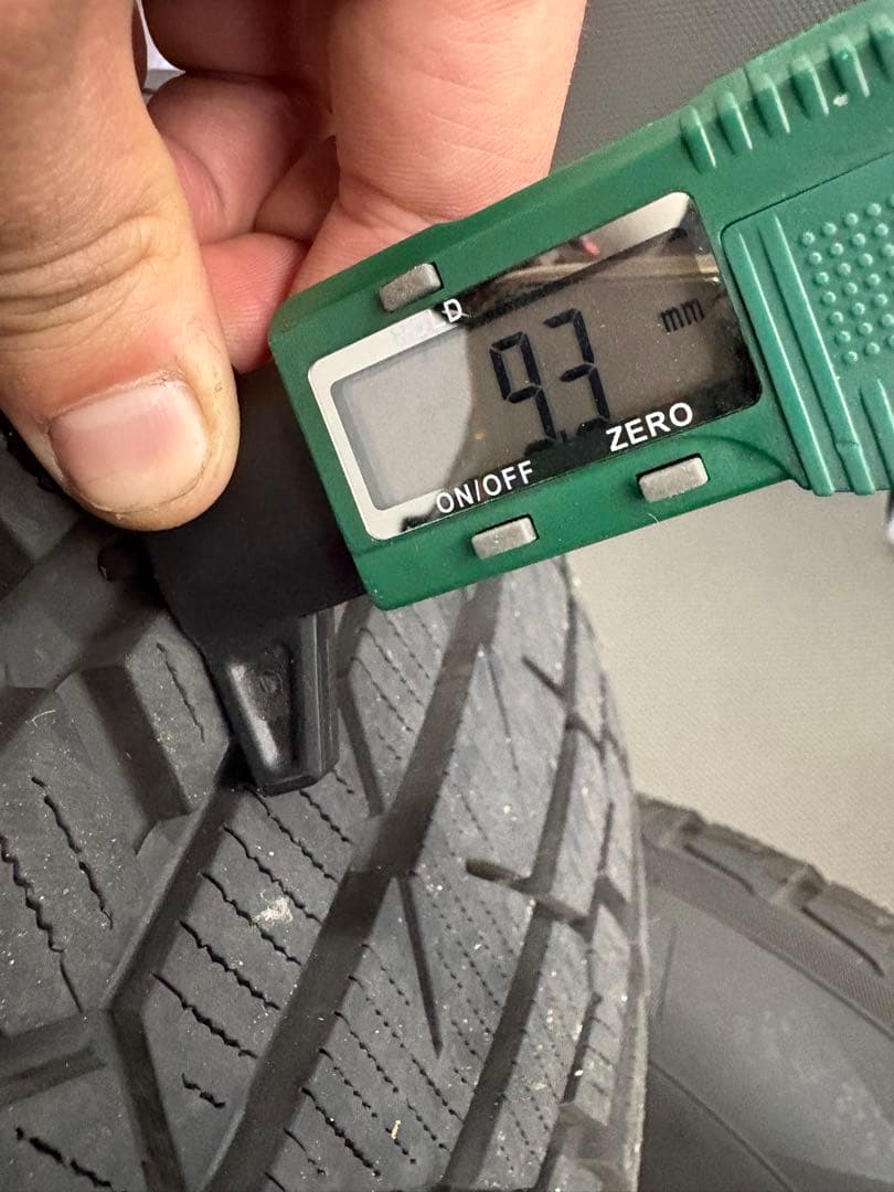 セール中！！265/65R17 ヨコハマ　アイスガード　スタッドレスタイヤセット