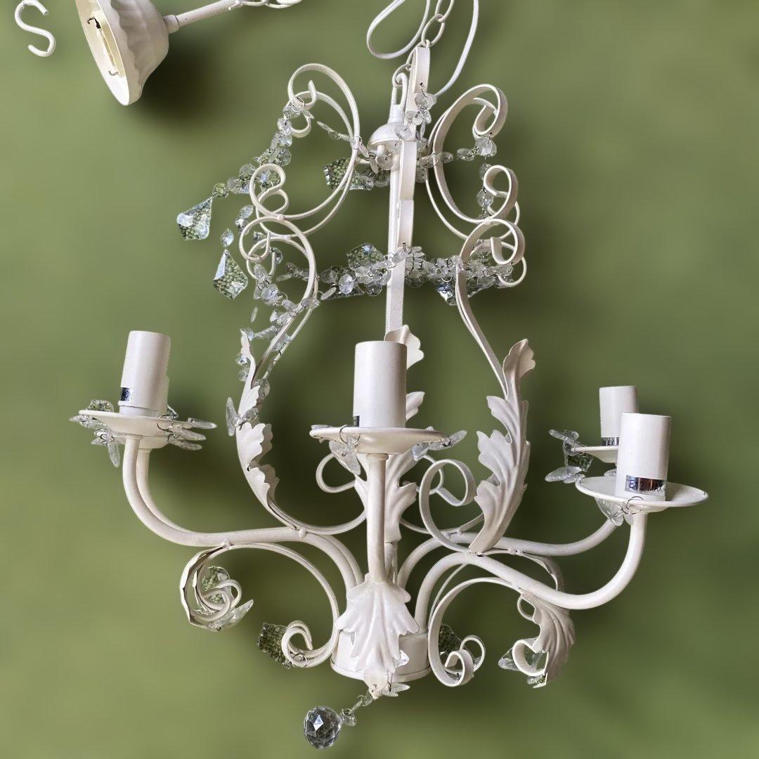 ホワイトクラシックシャンデリア 5灯 アンティーク調　ペンダントライト　リーフ