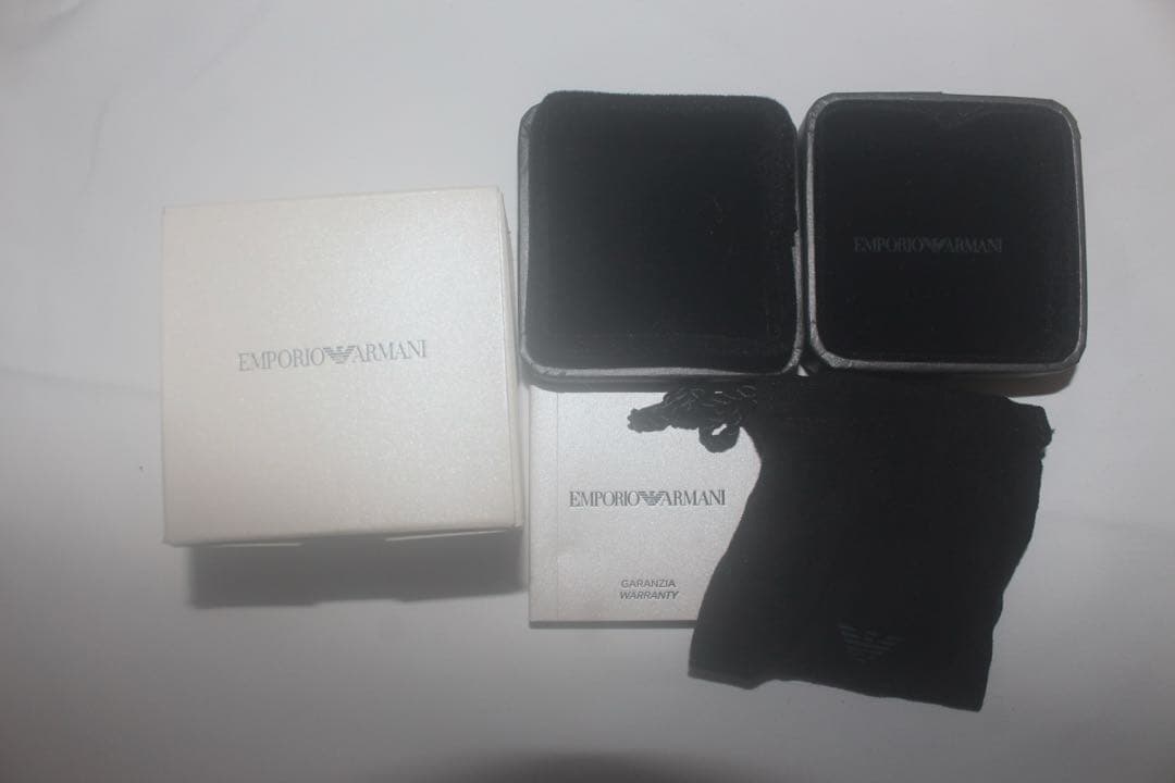 EMPORIO ARMANI エンブレムピアス 両耳