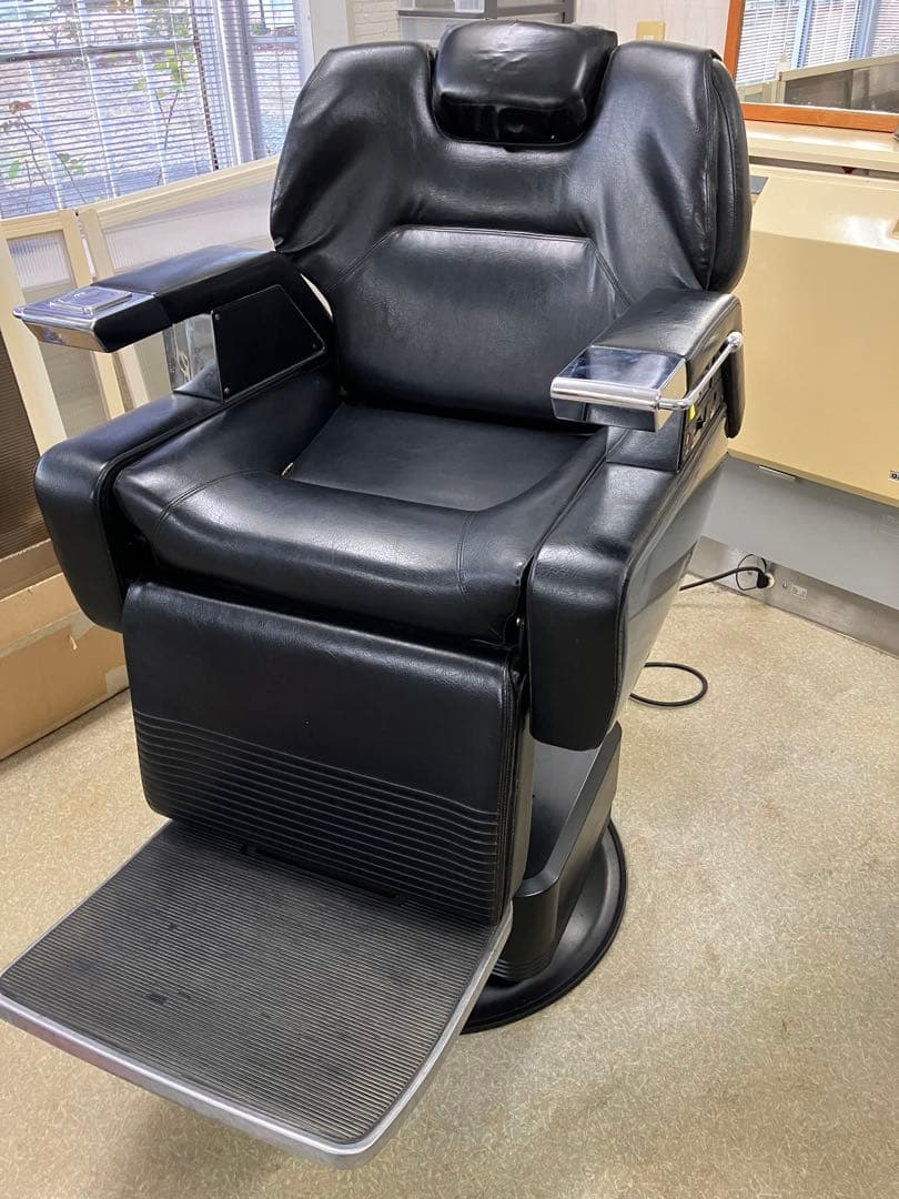 タカラベルモント理容椅子 プライムハイテクノ オートリターン中古②