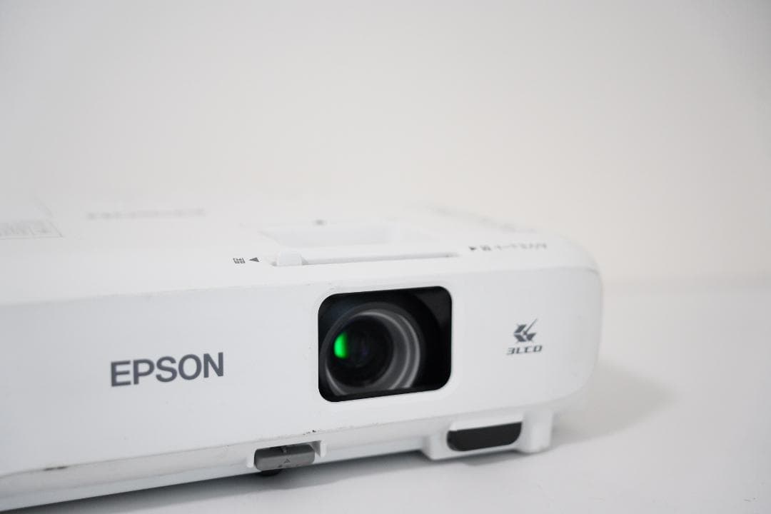EPSON ハイビジョン EB-W06！ランプ使用時間少！天吊金具・ケーブル付き