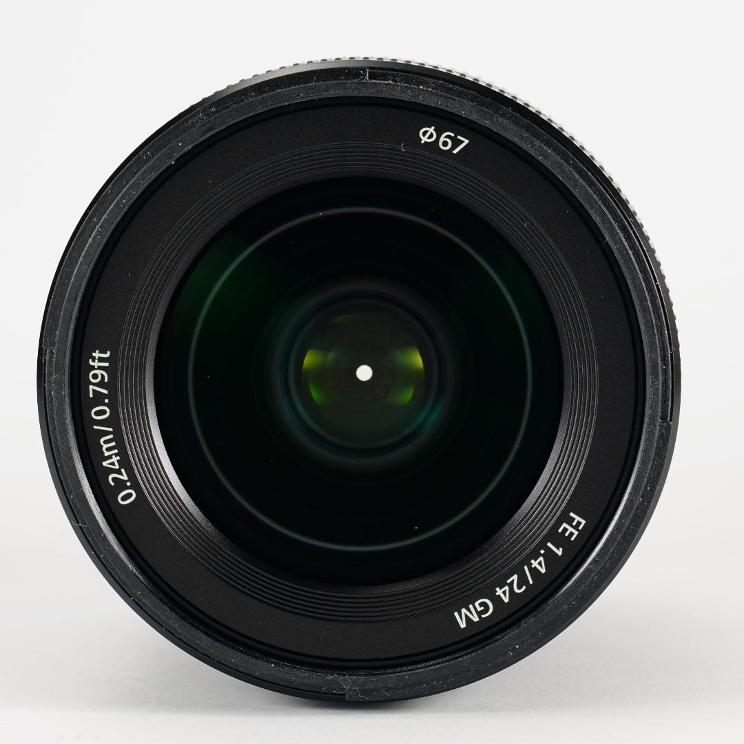 【撮影者厳選】家族の時間を映画のように SONY SEL24F14GM 未使用級