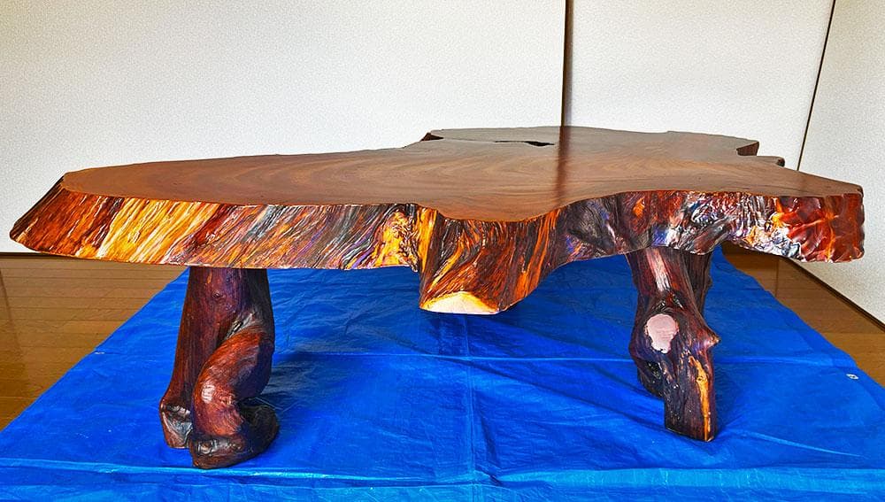 天然木　センターテーブル　銘木　一枚板　ローテーブル　三本足　杢目　高さ46cm