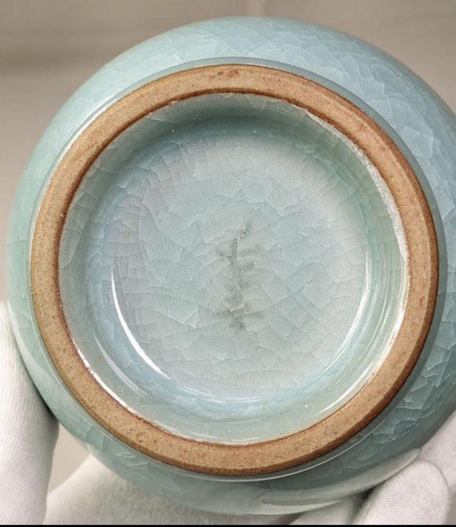 未使用 鍋島焼 青磁　双耳鶴首瓶　第９代目小笠原長春作　花瓶　貫入 陶印