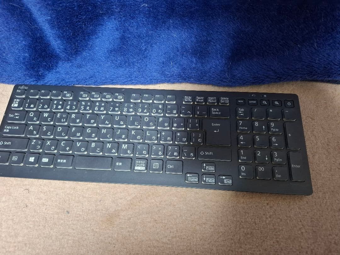 Fujitsu FH90/B3 デスクトップPC