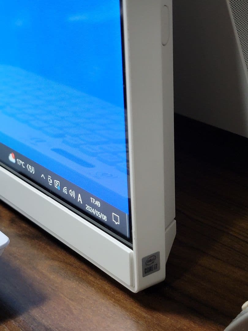 爆速SSD搭載　新しくてきれいなミニマリストPC テレビやゲーム用モニタにもなる