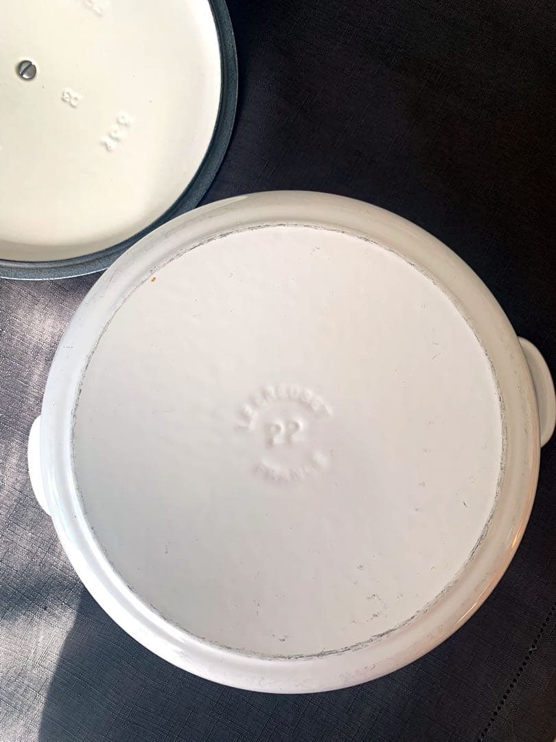 ル・クルーゼ　22㎝　白　フランス製 丁度良い大きさ　時短料理