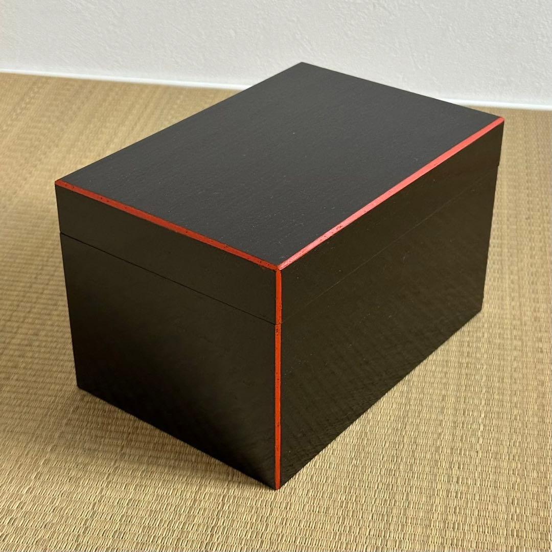 美品【黒漆爪赤 利休箱 お茶道具セット付】利休形茶箱 黒楽茶碗 紙箱 茶道具