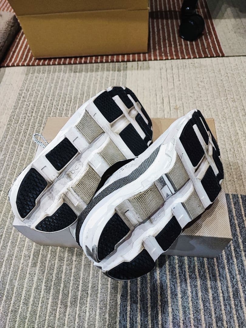 On クラウドモンスター2 ホワイト 25.5cm 幅広め ランニングシューズ