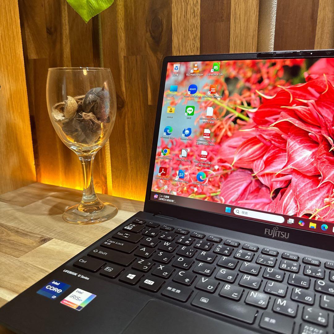 準美品‼️LIFEBOOK☘️最高峰i7☘第11世代☘️メモリ16GB☘ノートパソコン