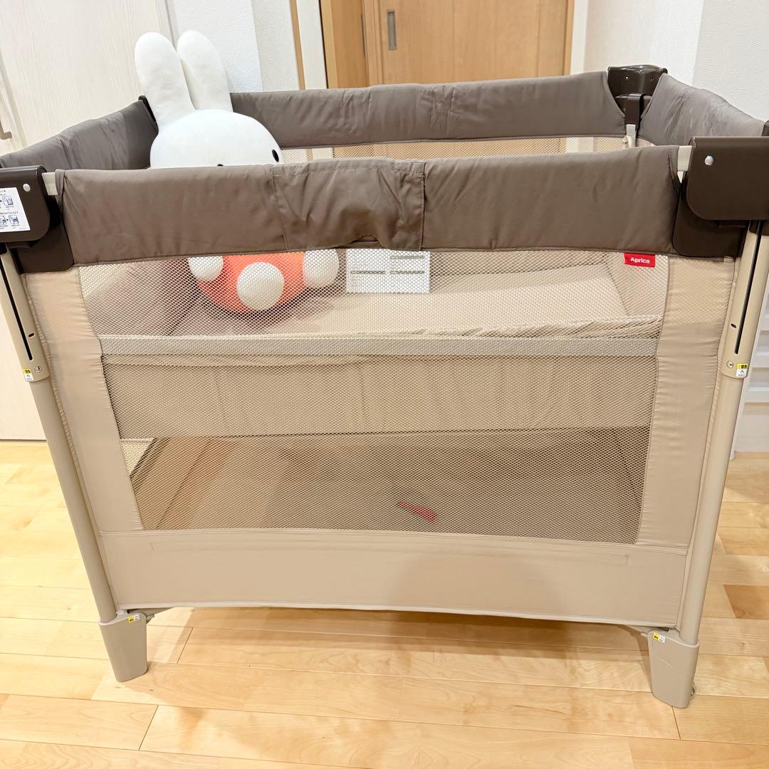 【美品】アップリカ ココネルエアー　ベビーベッド