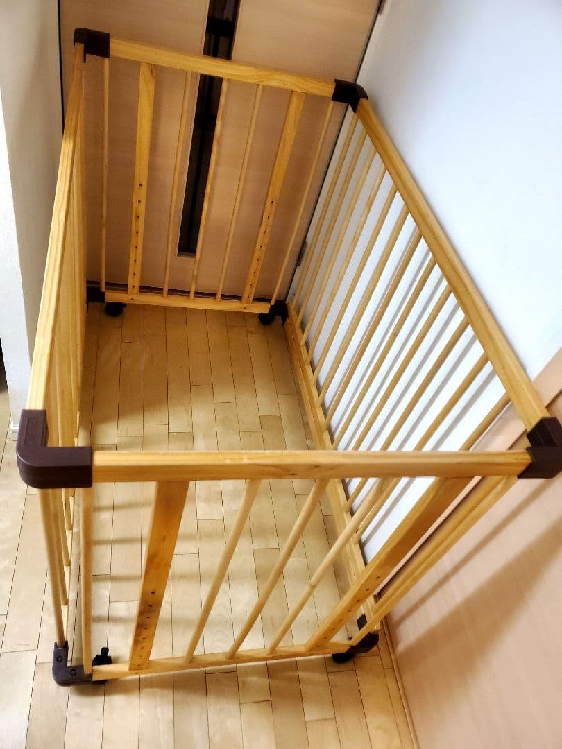 ★ファルスカ　ベビーベッド サイドベッド　キャスター、ズレ防止ベルト付き★