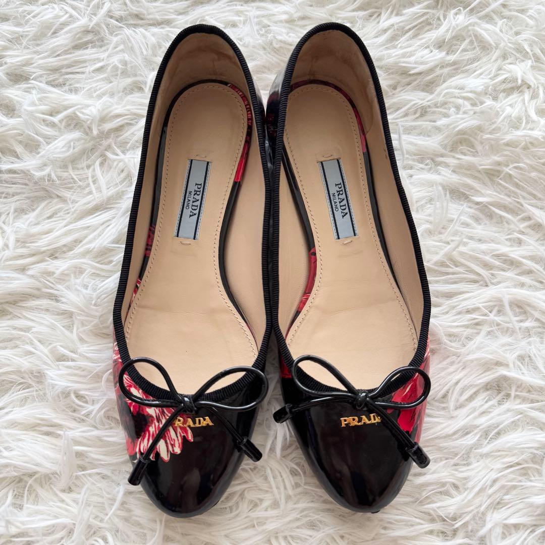 【プラダ】パンプス　エナメル　リボン　ゴールド金具 34　黒　赤　花柄　箱付
