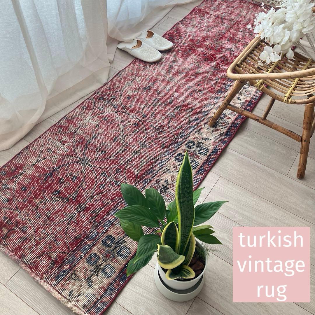 レッド64×222フローラル　ミルキー　ランナー　ロング　トルコヴィンテージラグ