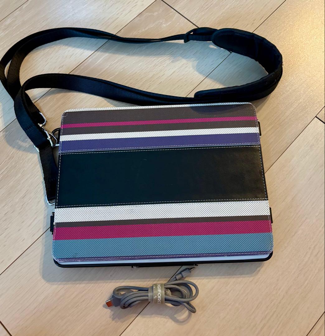 ケ*ン様 IPad第8世代モデル32GB カバー付き