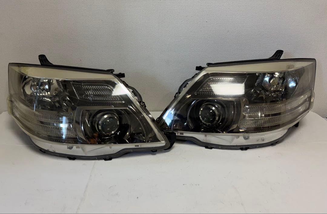 送料込 トヨタ アルファード10系 後期 純正 HID ヘッドライト 左右セット