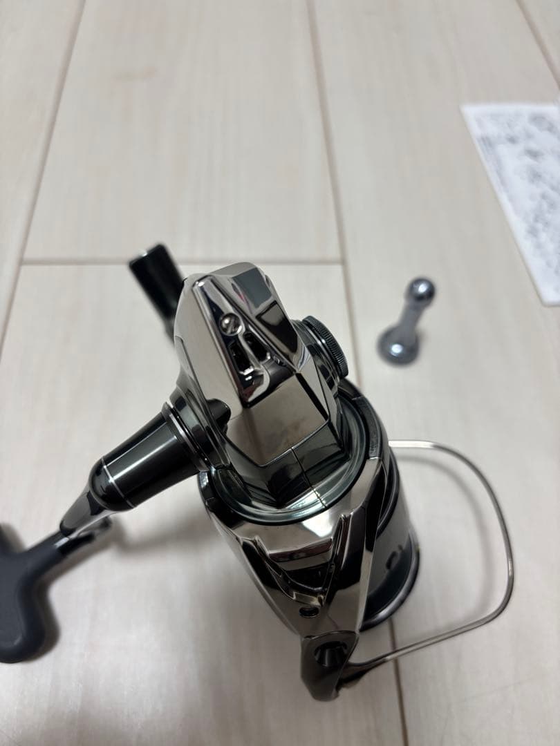 シマノ 22ステラ 4000XG STELLA シマノ純正リールスタンド付き