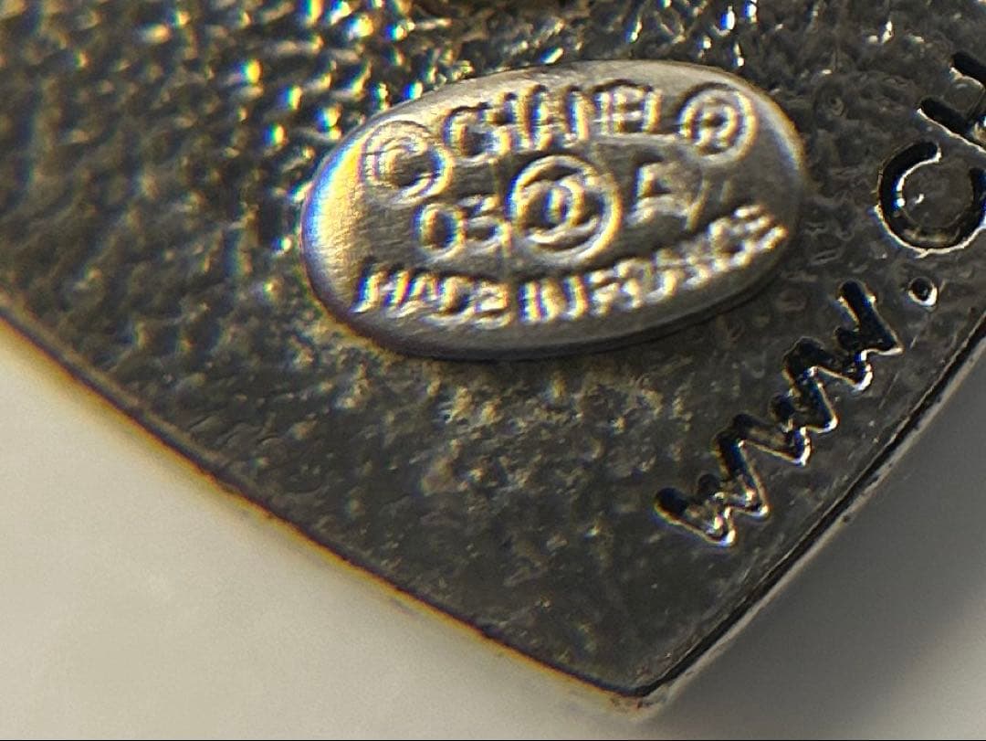 CHANEL アメリカ国旗 ハート型ピンバッジ