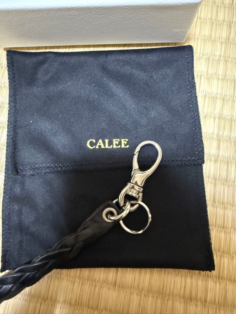 CALEE キャリー スタッズレザーキーホルダー