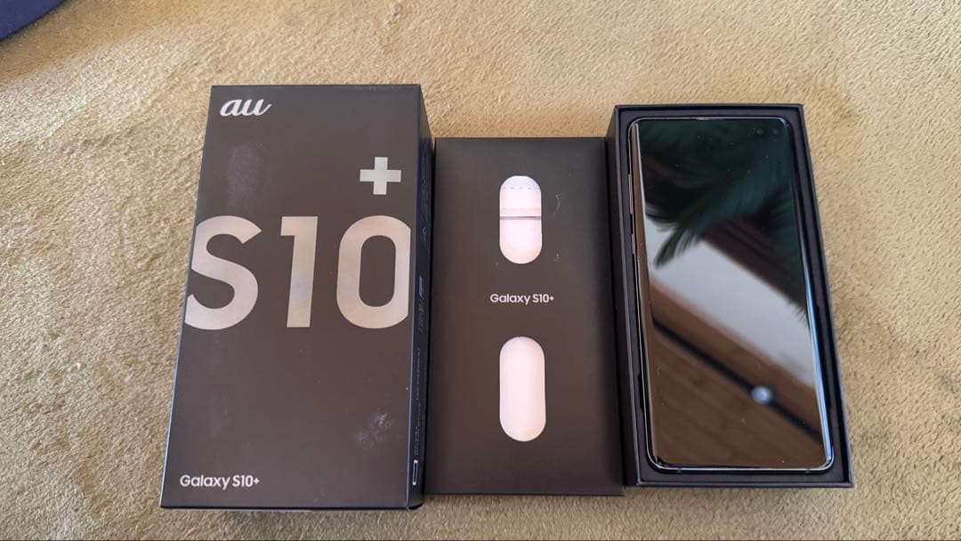 au Galaxy S10+ 本体