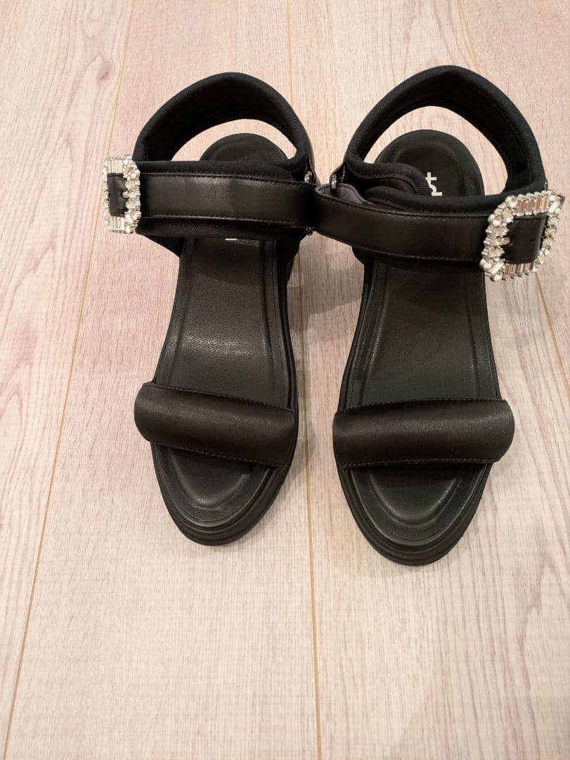 【試着のみ】プラスダイアナ　6cmヒールアップサンダル　ブラック