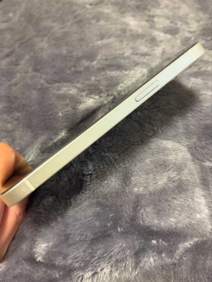 【早い物勝ち！】Apple iPhone 13 ホワイト 本体