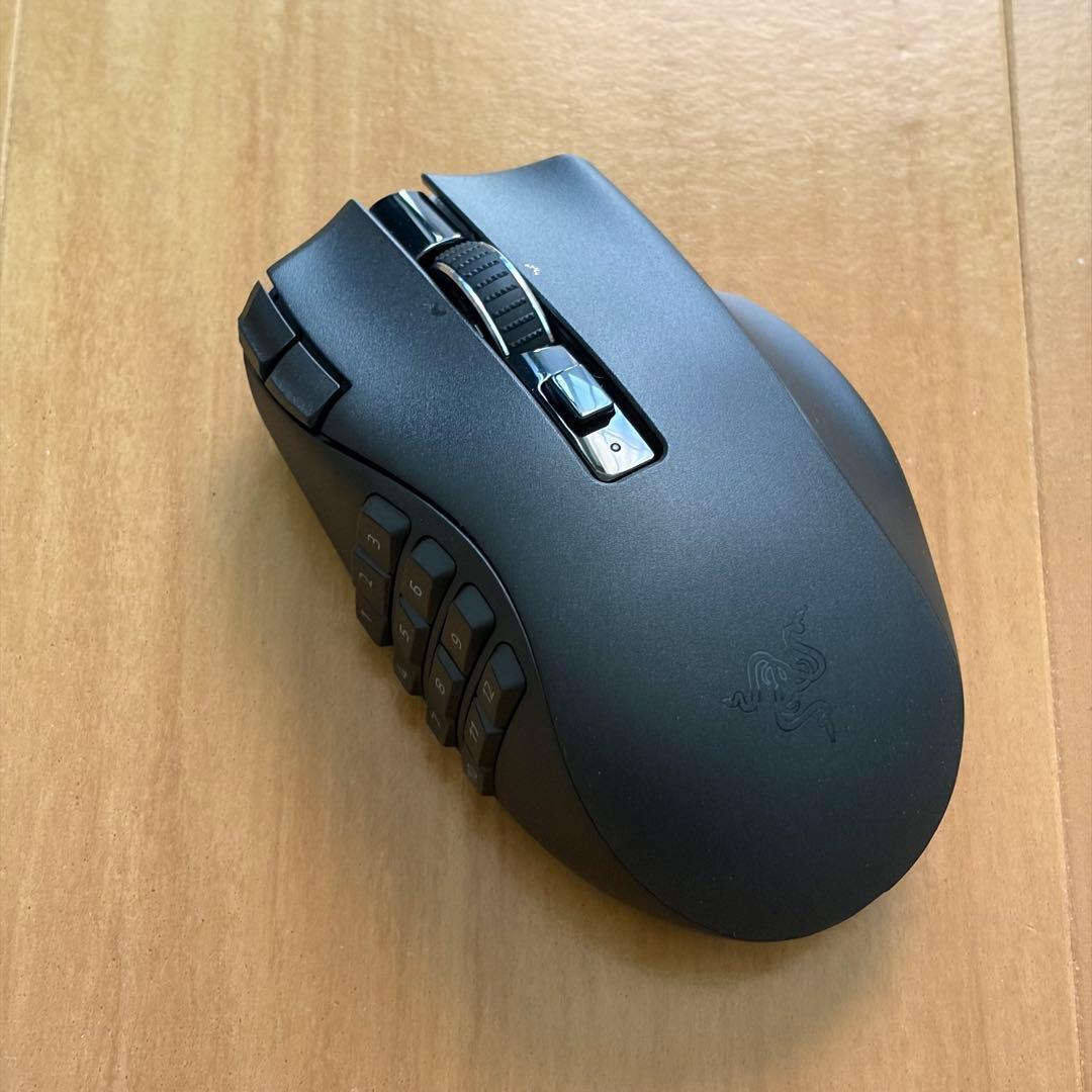 Razer Naga V2 Hyperspeed ゲーミングマウス