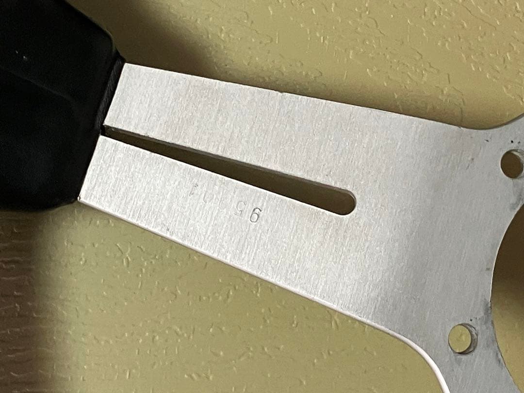 【専用】FET刻印有 ナルディ ステアリング クラシック シルバー 33φ