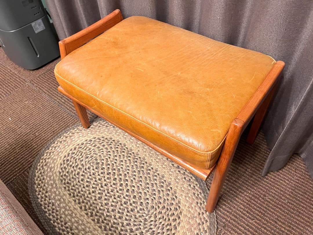 Yuki ACME ファニチャー DELMAR OTTOMAN
