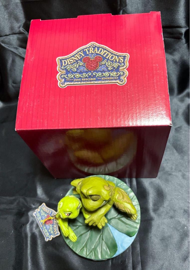 ディズニー　トラディション　プリンセスと魔法のキス　ティアナ　ナヴィーン　置物