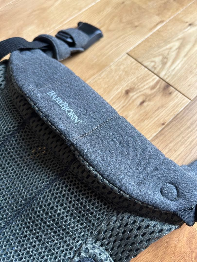 【歳末セール】 BabyBjörn Harmony 抱っこ紐 ダークグリーン