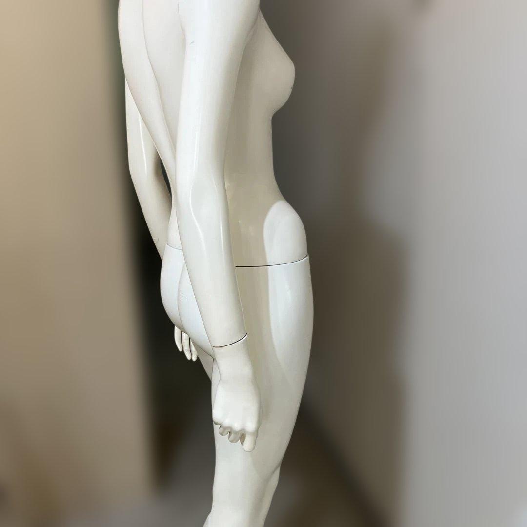 女性マネキン ホワイト プラスチック製