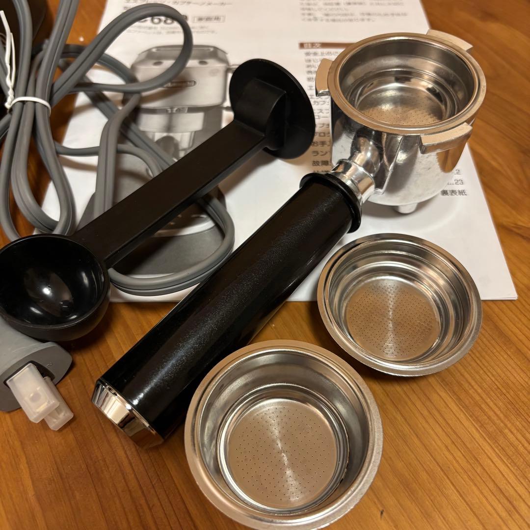 デロンギ デディカ EC680BK エスプレッソ