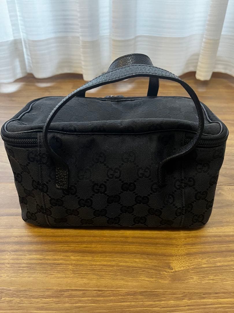 GUCCI GGキャンバスバニティバッグ　ブラック