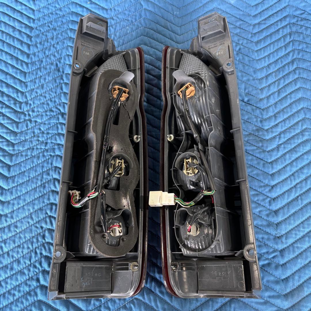 ハイエース　スモークテール