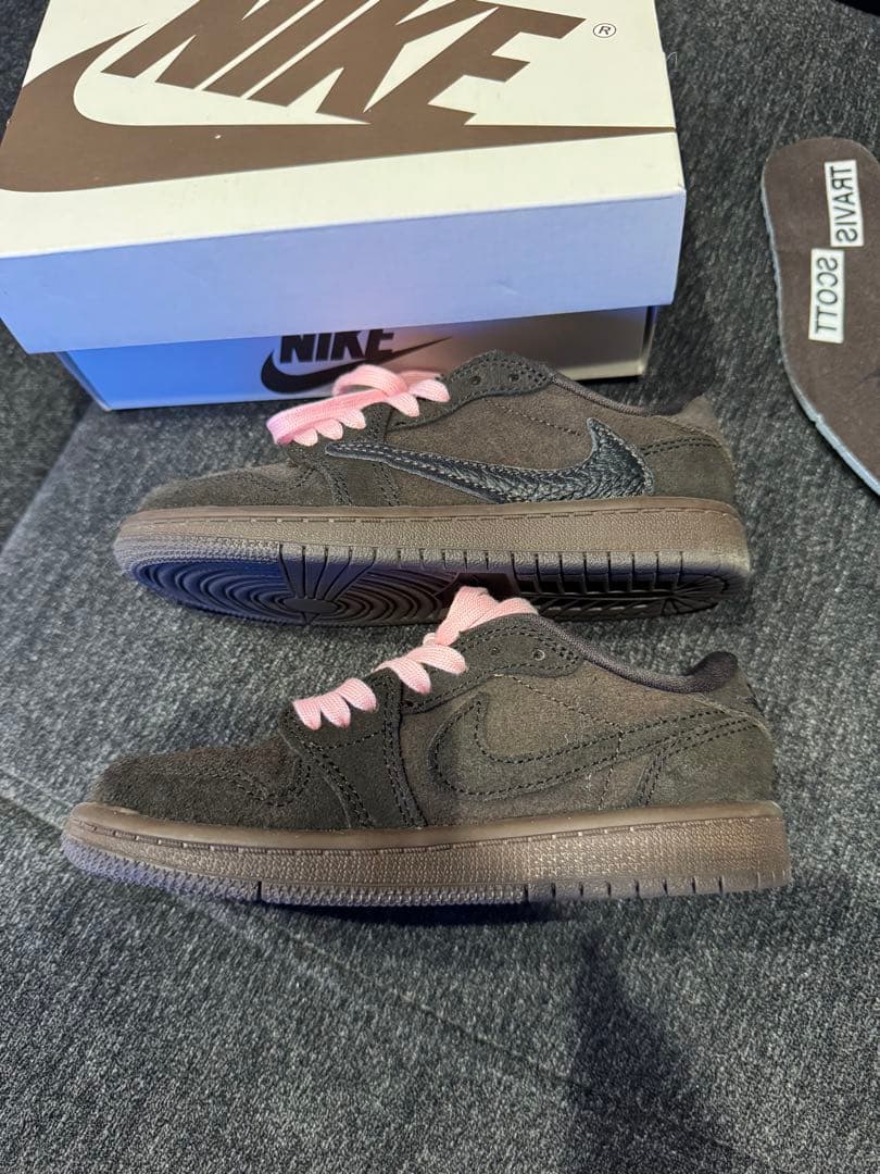 トラビススコット Velvet Brown and Dark Mocha