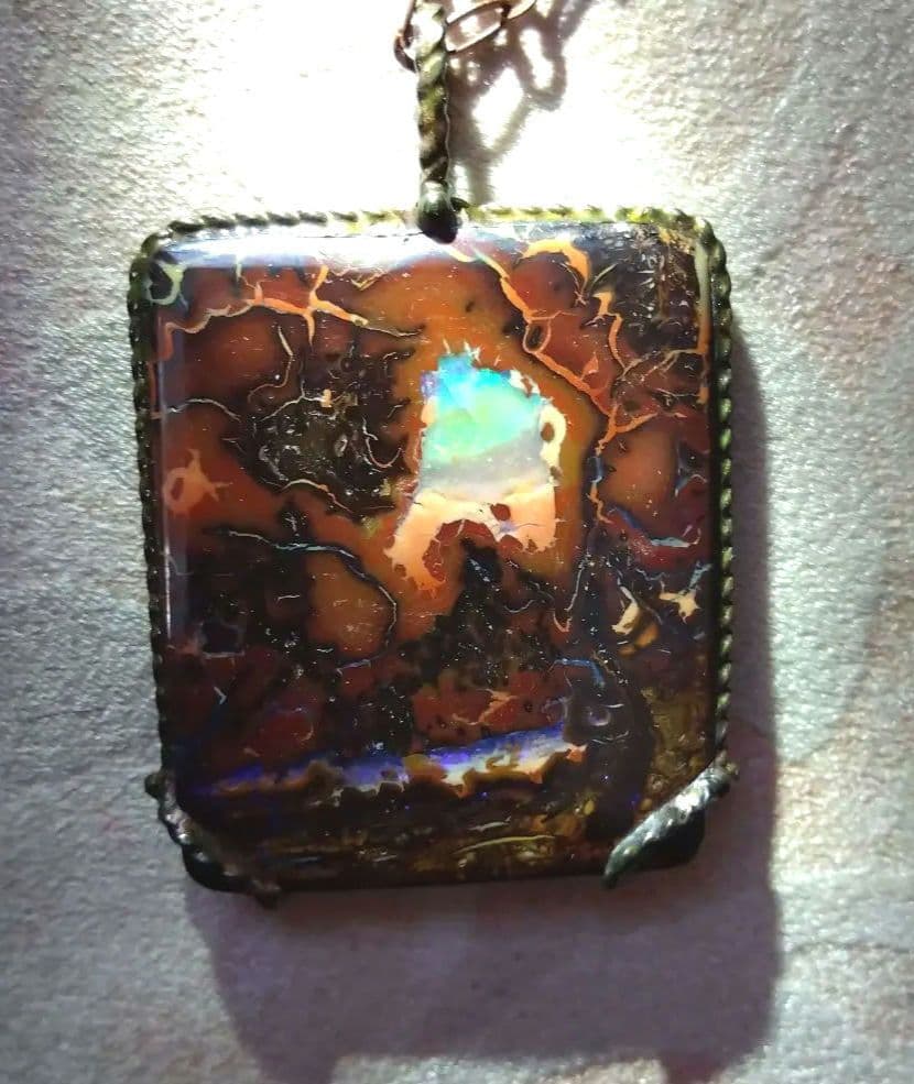 ♥　天然石（ボルダーオパール）のピクチャーストーン✨✨