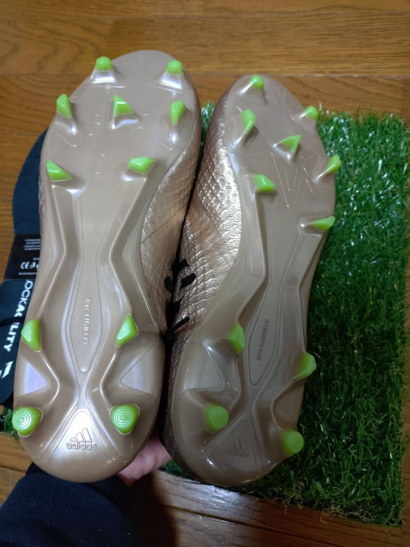 アディダス メッシ 16 ピュアアジリティ