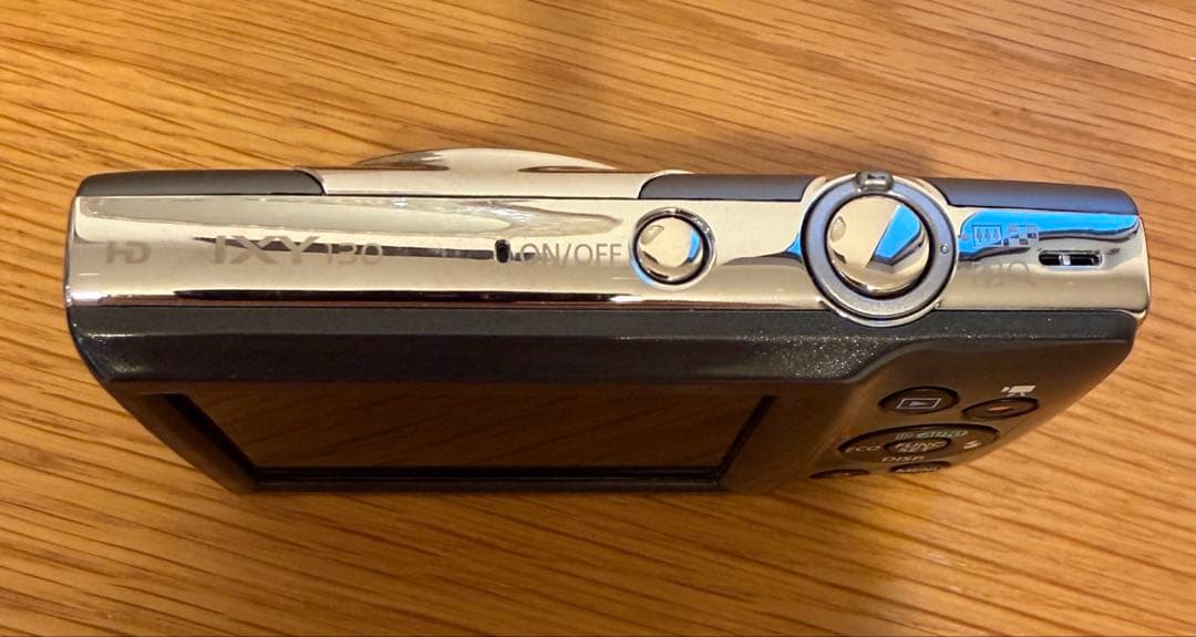 CANON(キヤノン)のデジタルカメラIXY 130