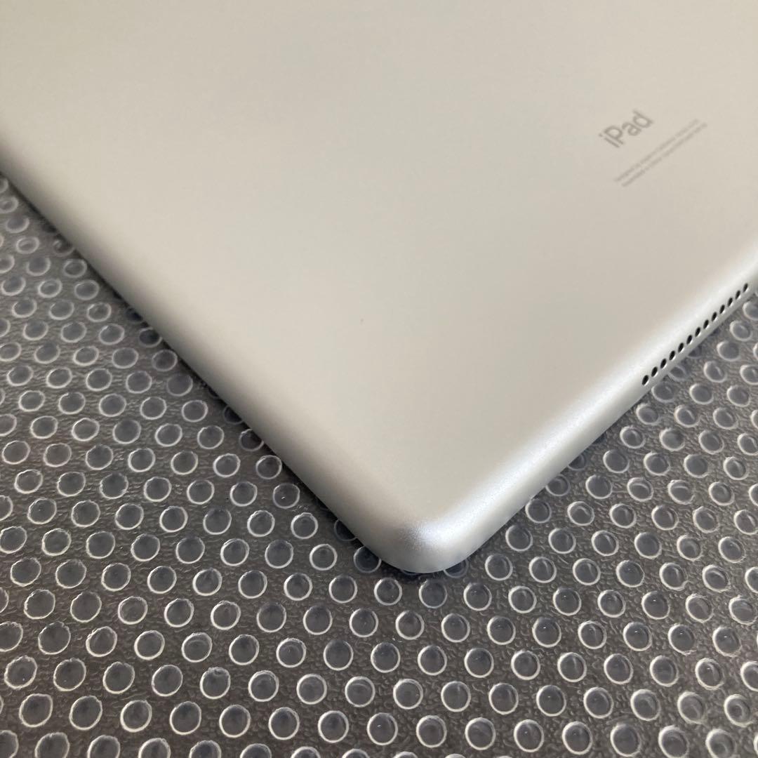 1096 美品☆電池ほぼ新品☆iPad7 第7世代 32GB WIFIモデル☆