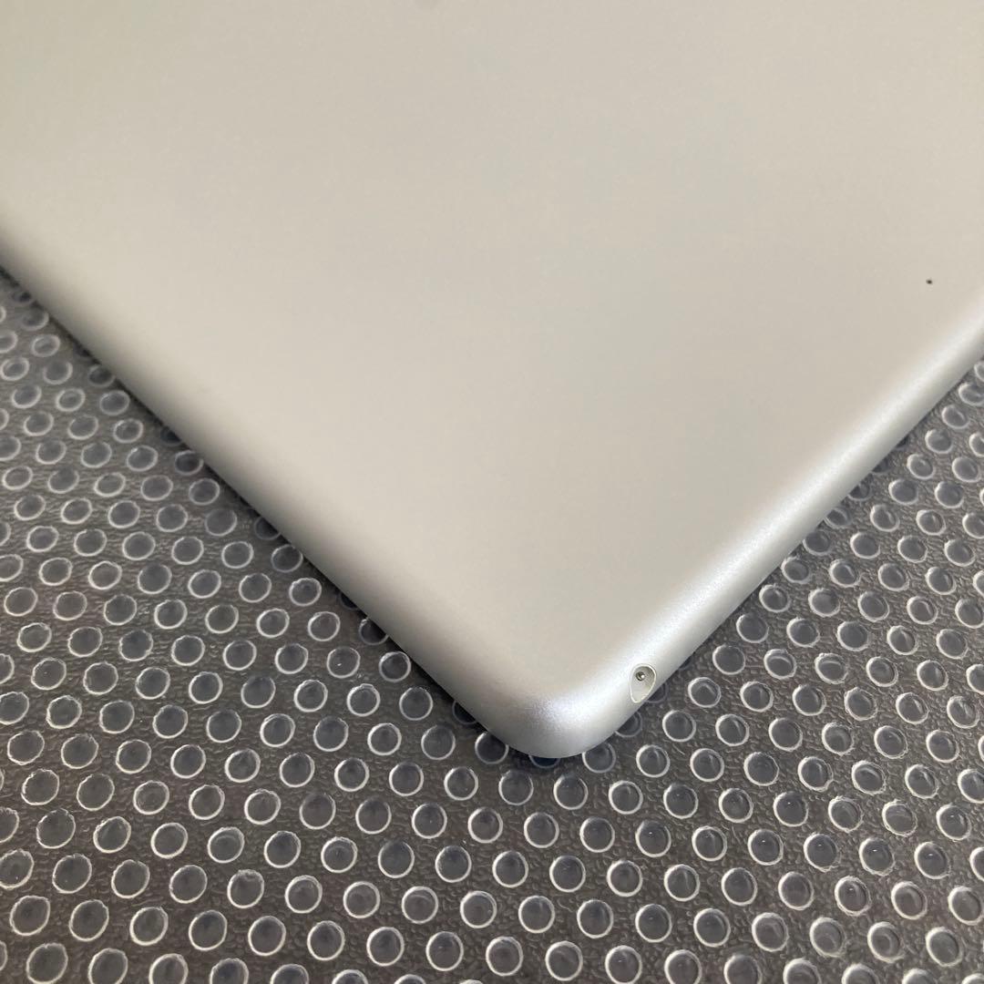 1096 美品☆電池ほぼ新品☆iPad7 第7世代 32GB WIFIモデル☆